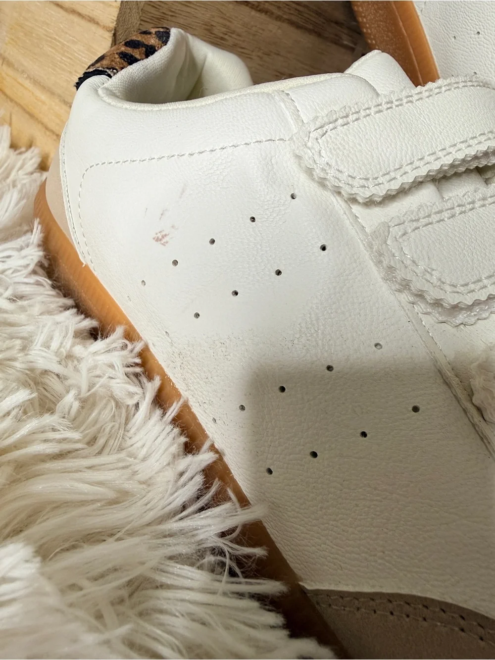 DV by Dolce Vita Quick Velcro Strap Faux Leather Sneakers White Leopard Sz 8.5